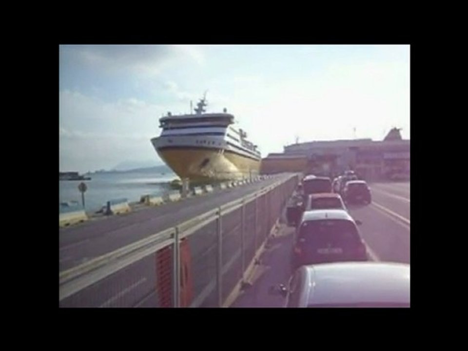 Le grand bateau jaune