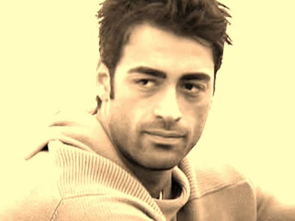 çok aşığın var diyorlar...kalp ağrısı...