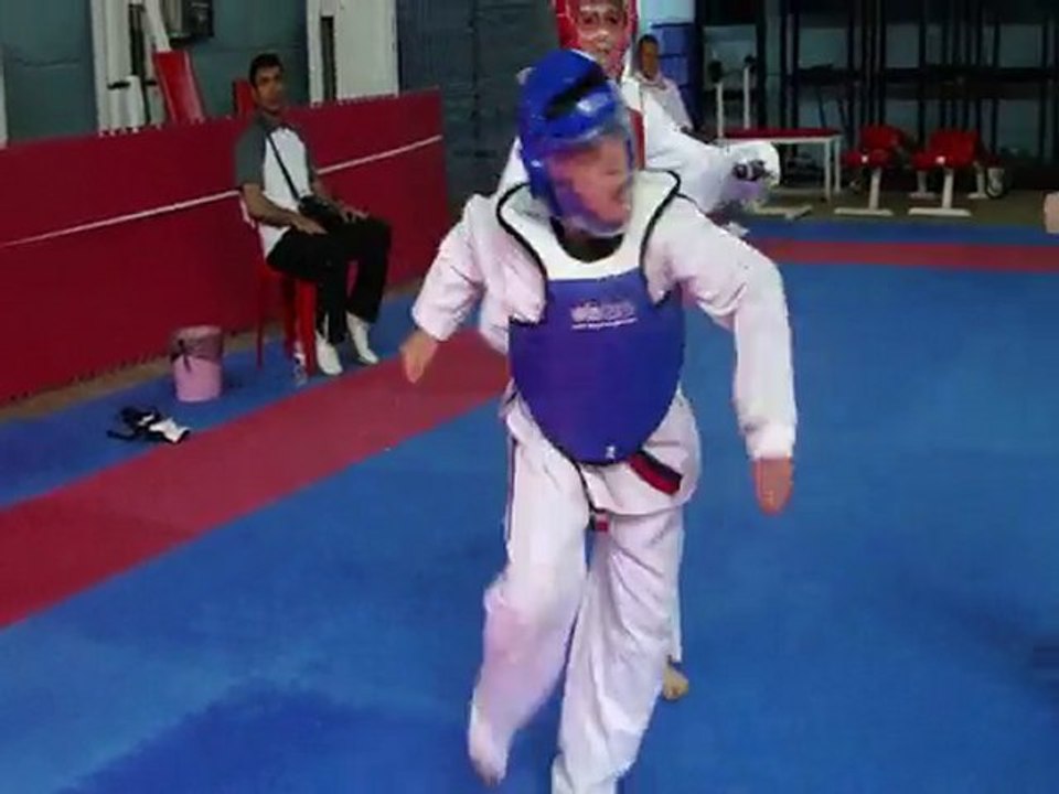 +57 kg Yarıfinal M.Faruk Koyuncu - Enes Aksakal