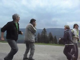 "Elle descend sur la montagne..."