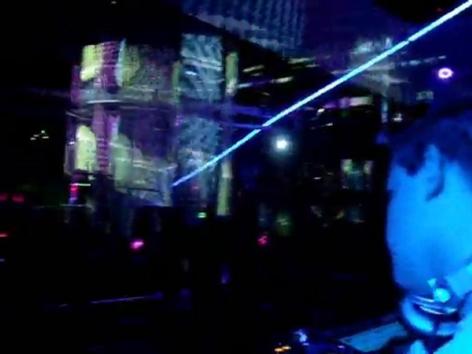 Amo vs. Xaric - Nuits Sonores 2010 - A Bloc !!