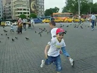 Burkay Tufan Taksimde Güvercinlerlr