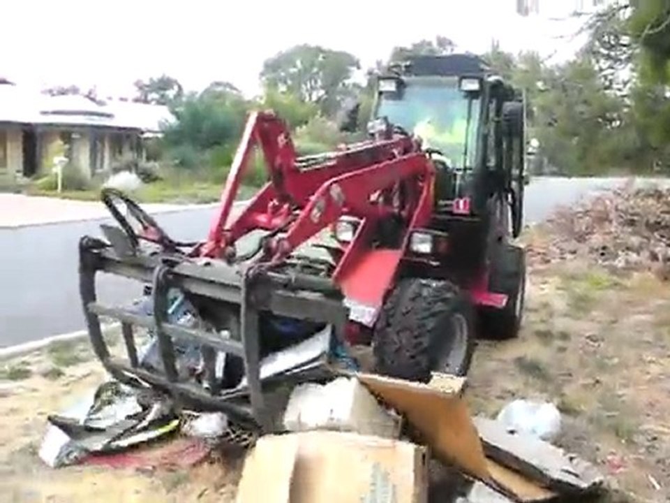 Schaffer wheel loaders operating in timber and cleanup