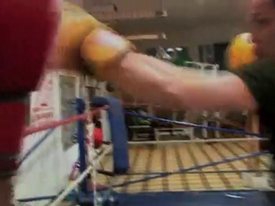 clip AixBf réalisé par la société DEER production