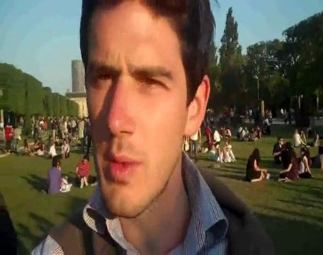 L'apéro Facebook géant du Champs de Mars: l'ambiance