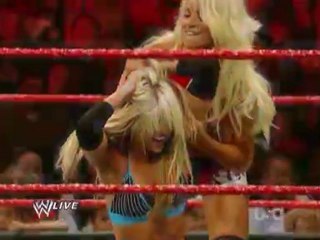 Kelly Kelly vs. Maryse