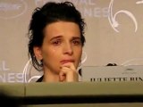 Juliette BINOCHE en larmes Festival Cannes 2010