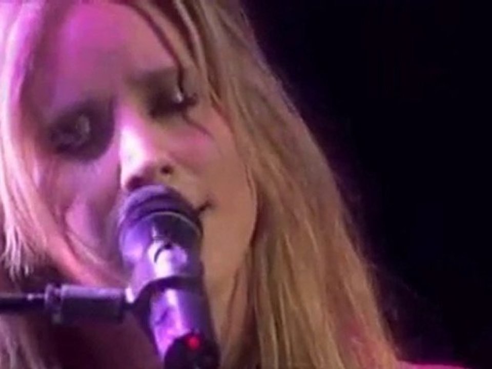 Lucie Silvas - Place To Hide(Live+at+Paradiso)HD