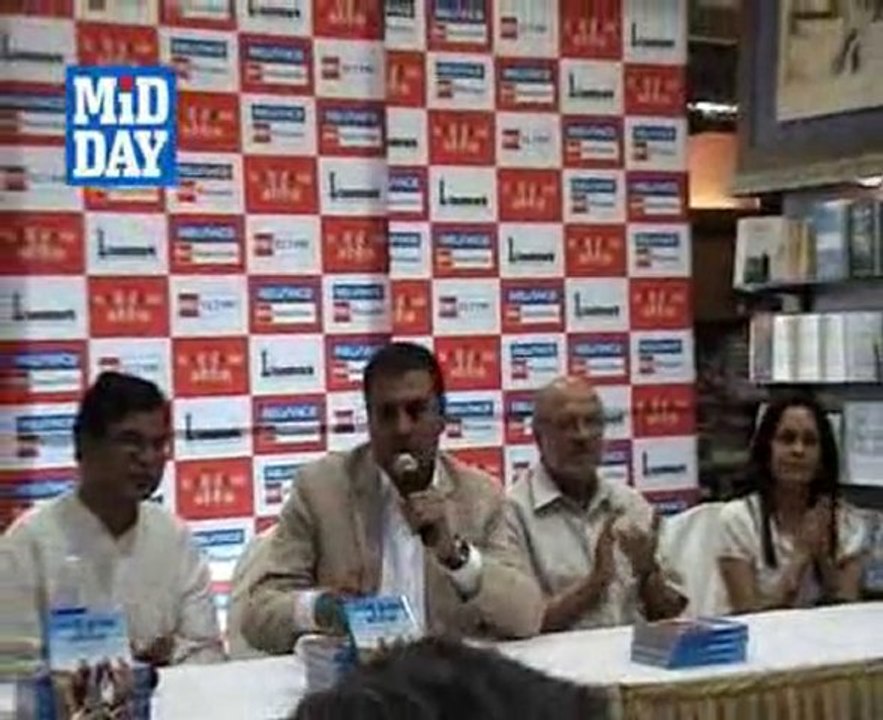 Boman Irani & Shyam Benegal launch Well Done Abba Home video