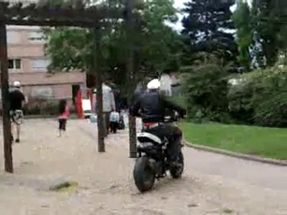 Faride des toshiba en mode cabrage en booster a refaire lol