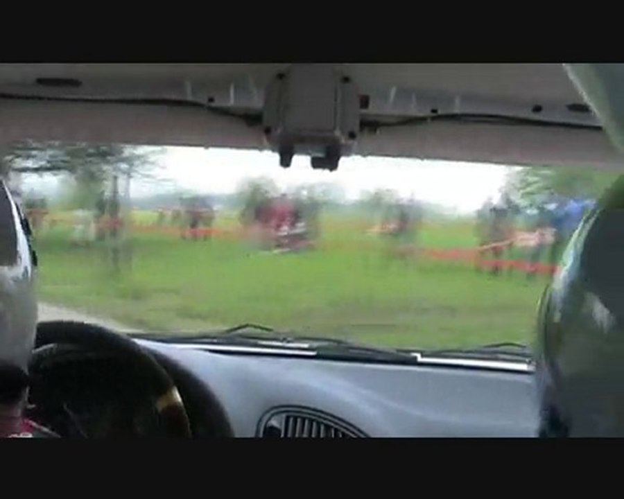 Rallye Ajolais 2010 (Es1) L. POIROT / D. BROT Saxo VTS N2