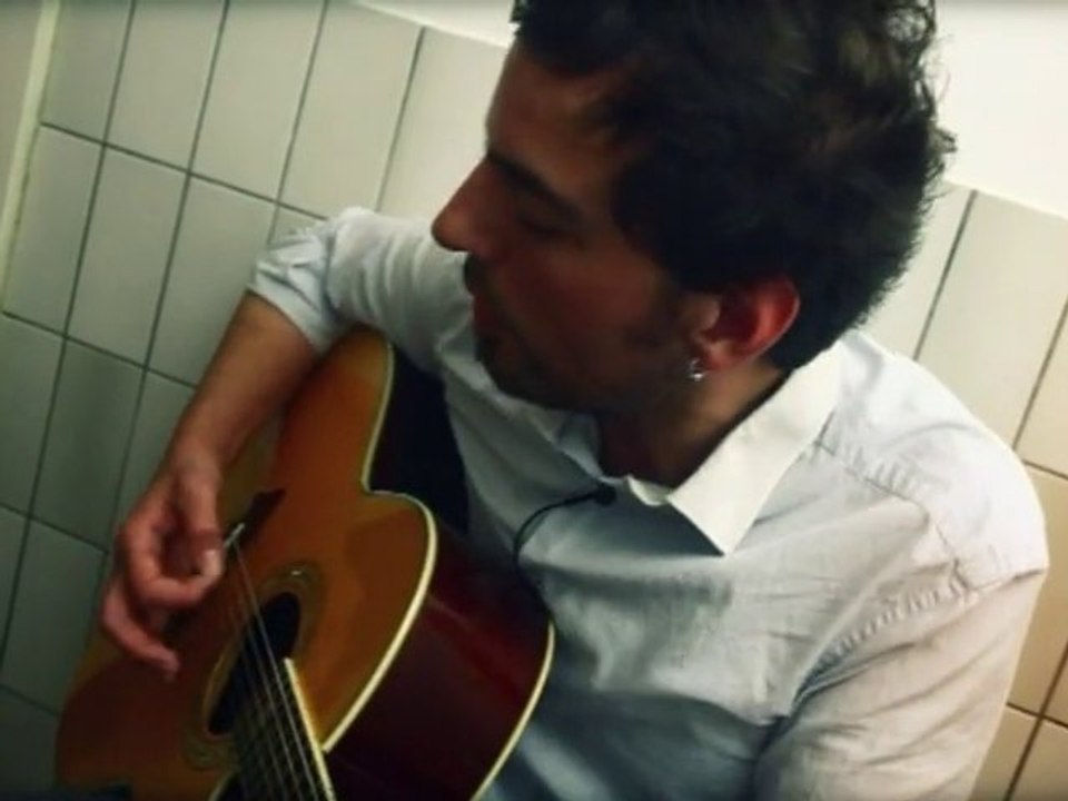 #006 TIS (SCENE DE BAIN)