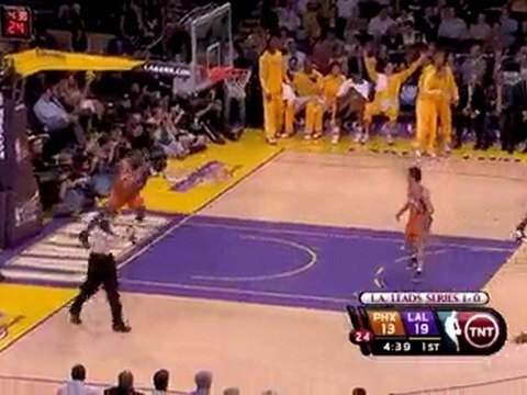 Pau Gasol knocks down a tough turnaround jumper during the f