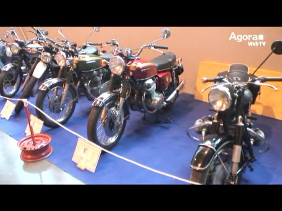 LES FANS DE VIEILLES VOITURES A ARTOIS EXPO AVEC RAVERA