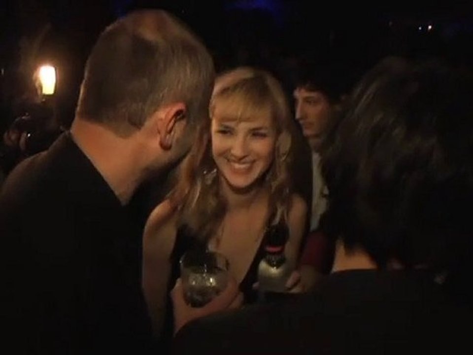 Louise Bourgoin embrasse-t-elle bien ?
