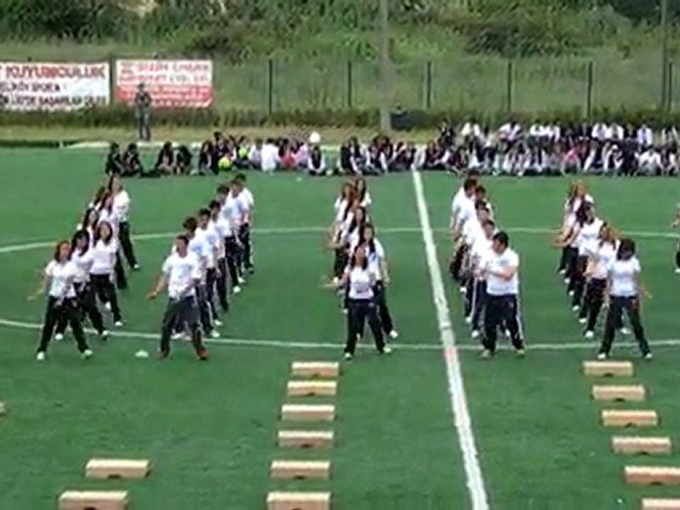 19 Mayıs 2010 VELİKÖY ÇOK PROGRAMLI LİSE GÖSTERİSİ