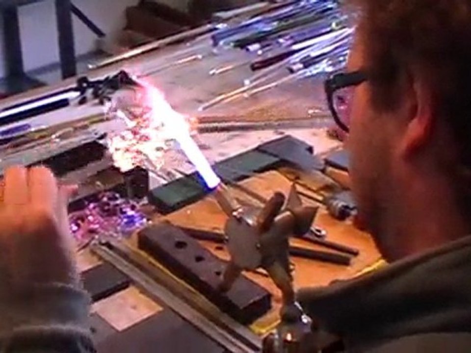 Eddie légus, maître verrier meilleur Ouvrier de France