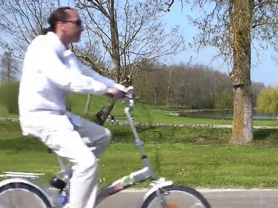 Vélo pliant blanc marine