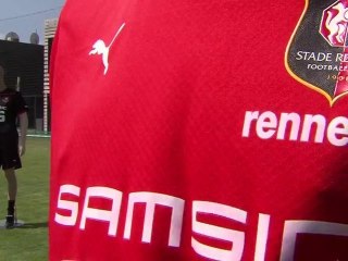 Rouge et Noir : Les maillots 2010-2011 du SRFC