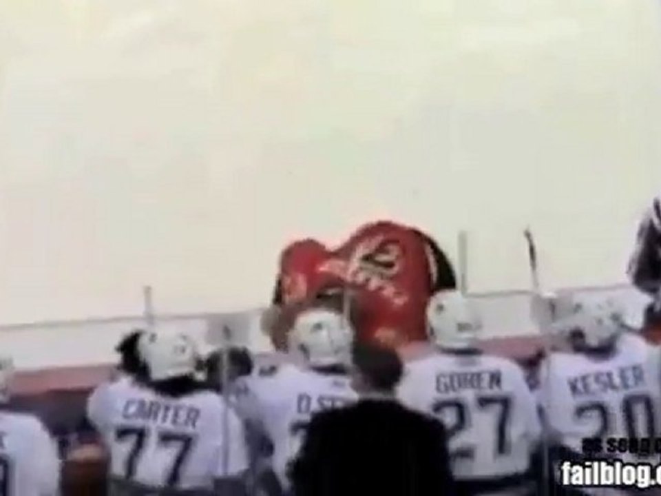 Hockey Intimidation FAIL
