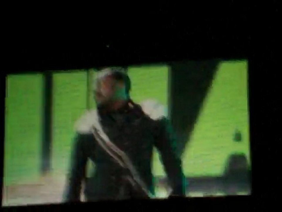 BLACK EYED PEAS " Imma Be " LIVE PARIS BERCY 2010