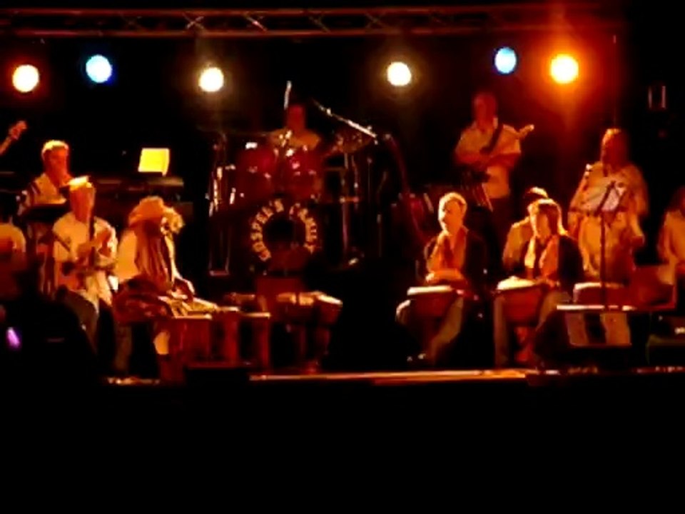 Danse africaine lors d'un concert de Gospel's Family