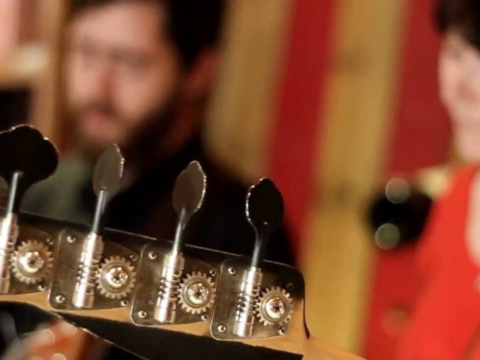 The Burning Hell "Slip Away" - Acoustic Session @ V&B