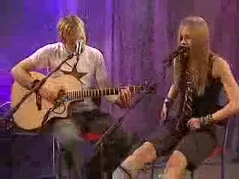 Avril_Lavigne,_Mobile_2002_(HQ)
