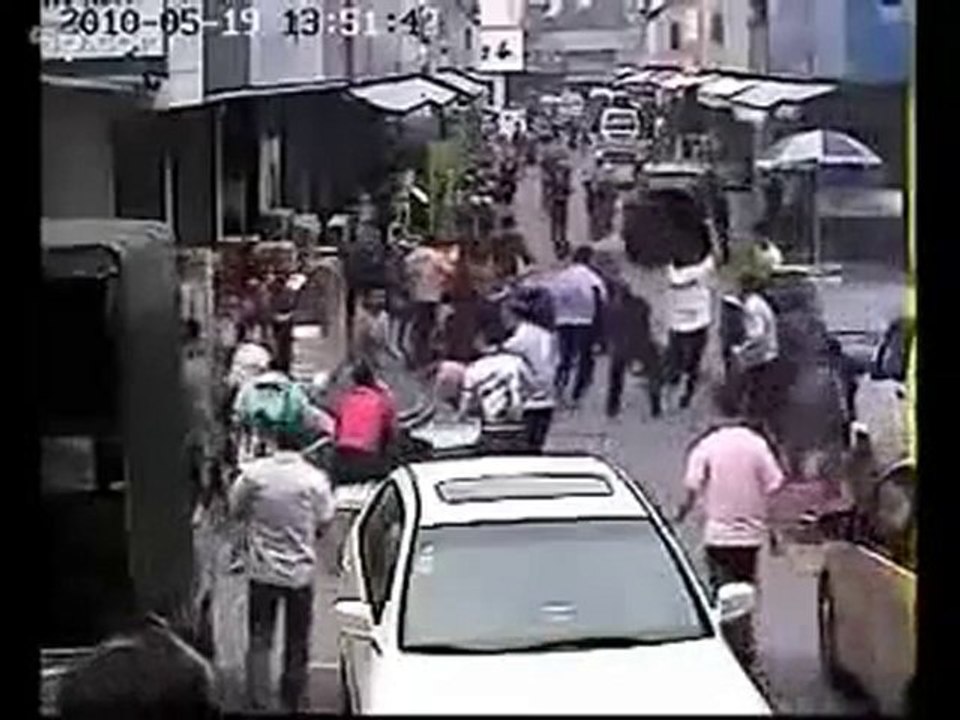 Un voleur de sac à main se fait attraper