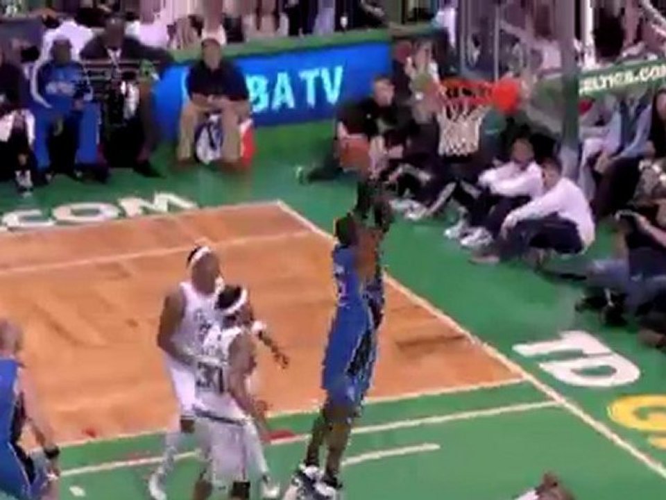 Dwight Howard powers his way to the rim and puts down the bi