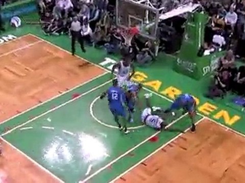 Dwight Howard gets the big block on Kevin Garnett.