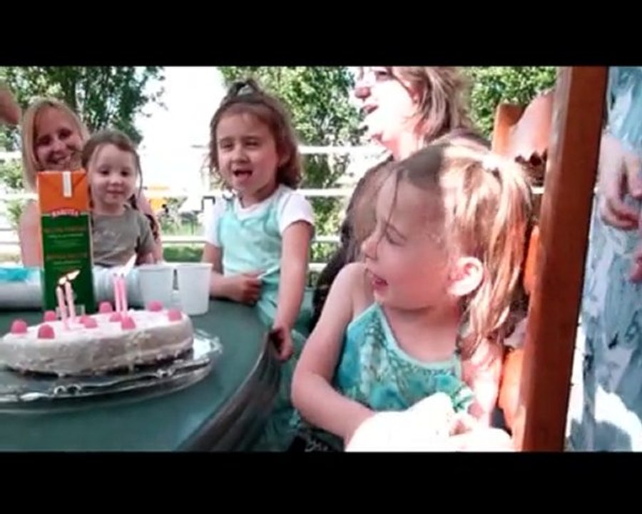 2010-05-23 fête anniv elena