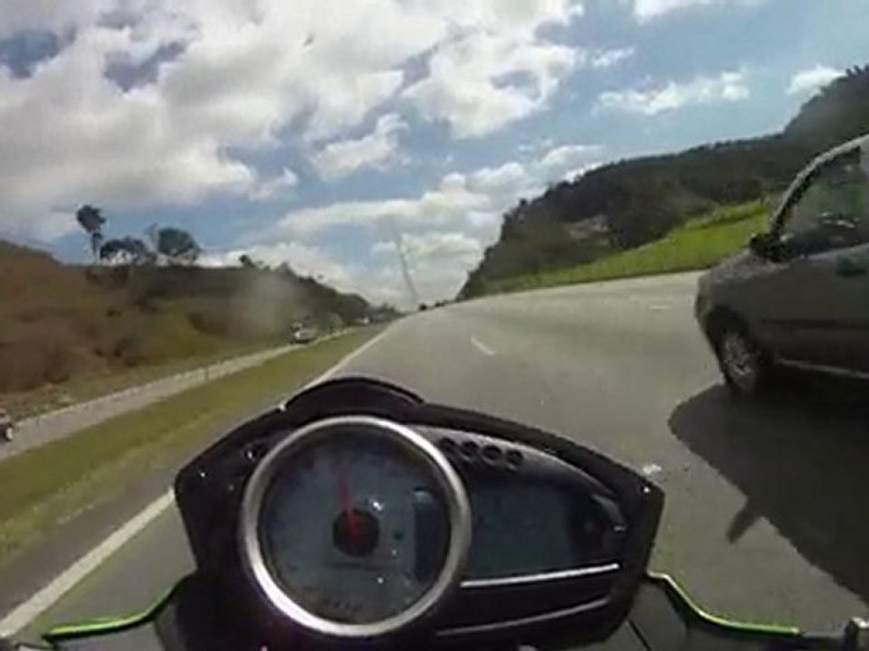 Z750 - Castelo High Voltage