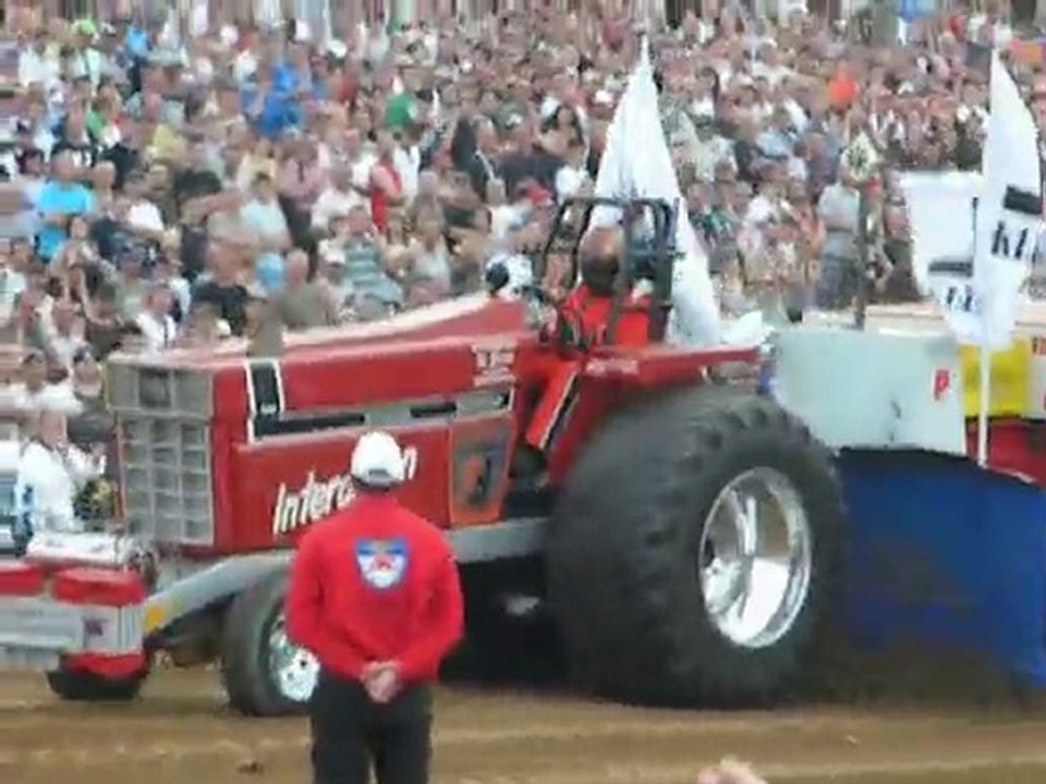 Tracteur Pulling Bernay