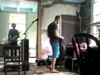 hit me tv op rood|noot (3)