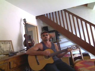 Video 43 a jouer a plusieurs guitares