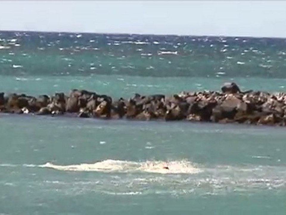 The Pro Pool: Learning to Kitesurf in Maui