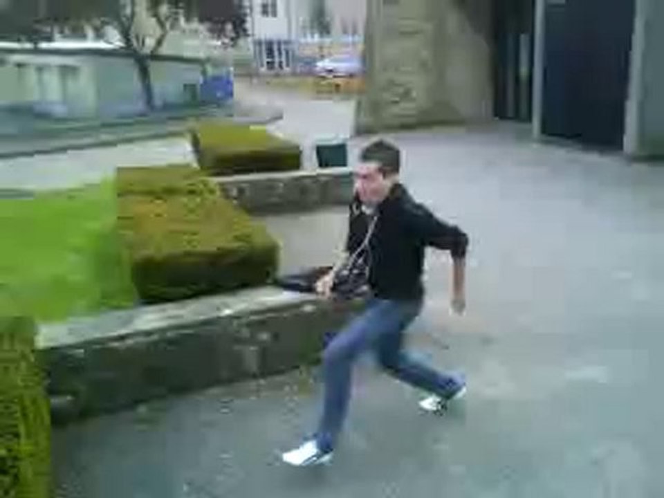Saute buisson.