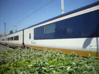 l'ex eurostar  TGV 3305/3306 arrive en gare