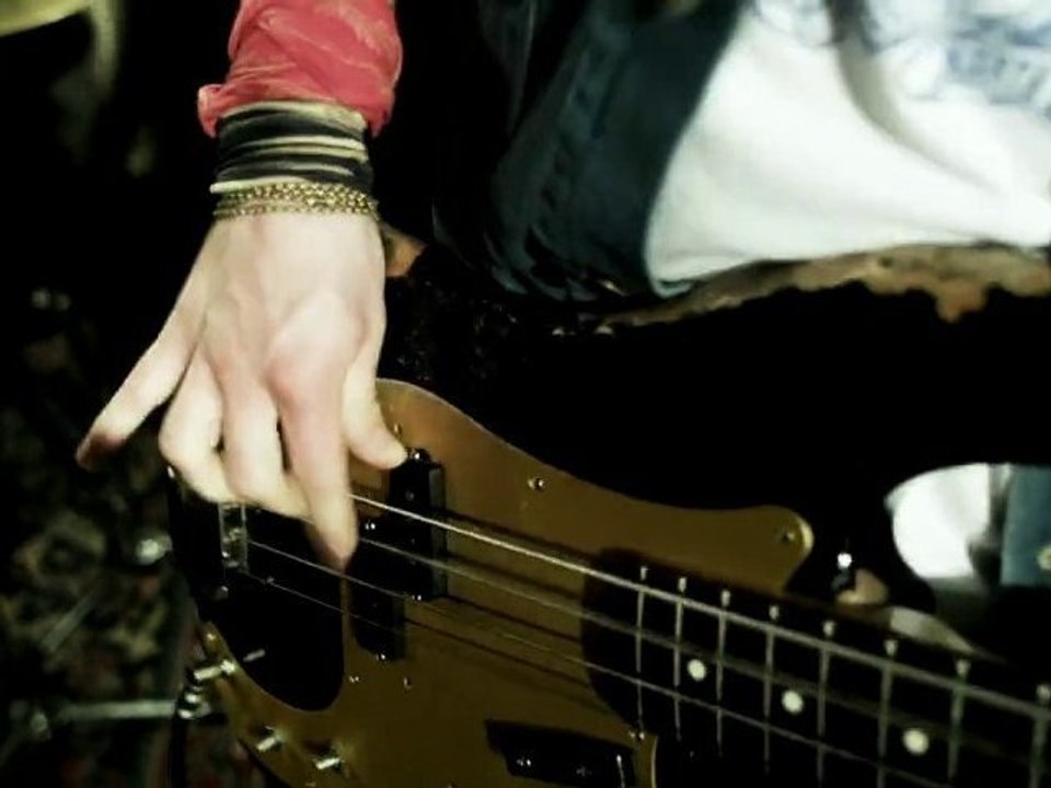 The Blue Van - There Goes My Love