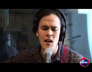 Justin Nozuka en live sur RFM avec "I Think I'm In Love"