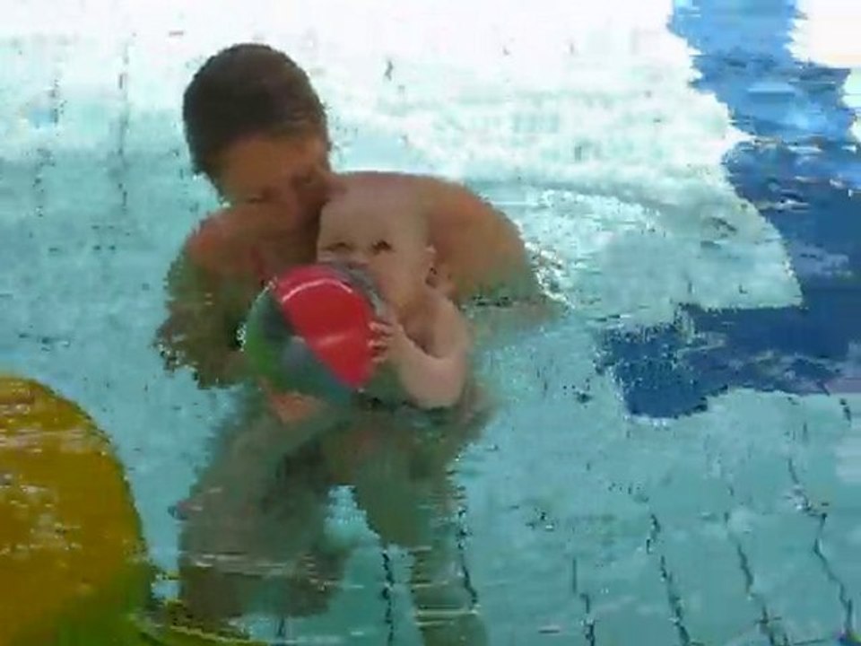 bebe nageur 6 mois la suite