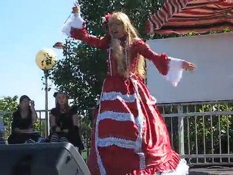 Japan Sun 2010 Lia de Beaumont -Chevalier d'Eon