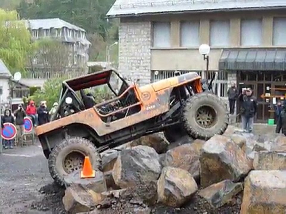 Chambon sur Jeep 2010. Indian Crawler