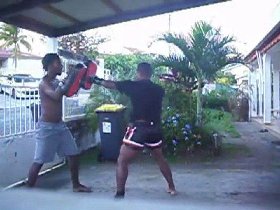 Suite petit décrassege Yannick  en Kick Boxing