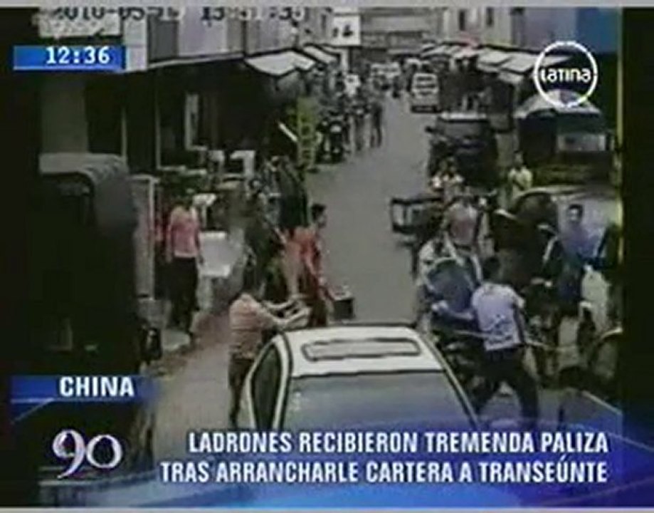 Chinos dan feroz golpiza a ladrones