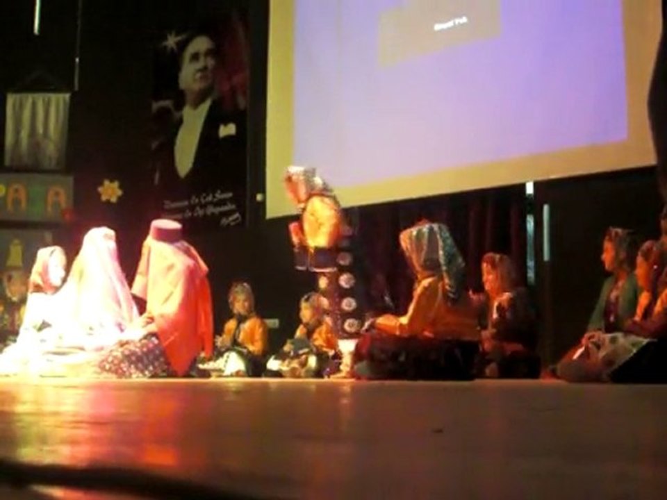 2009-2010 Okul Gecesi Halk Oyunları Gösterisinden Görüntüler