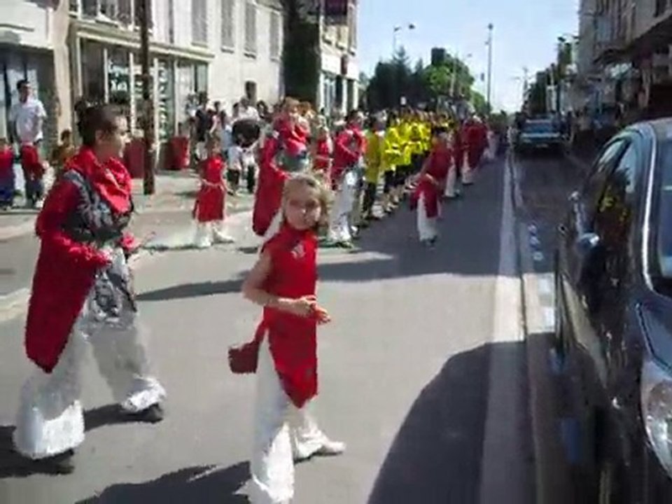 CAVALCADE DE PRINTEMPS A ROMILLY SUR SEINE