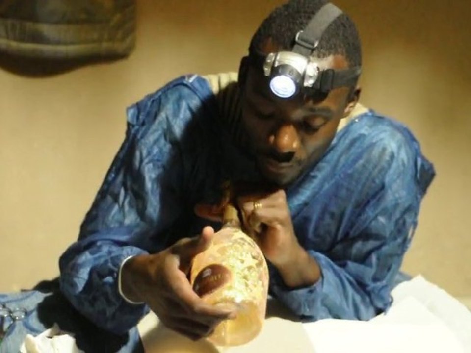 Davy Etoudi expose à la Librairie des Mémoires 3