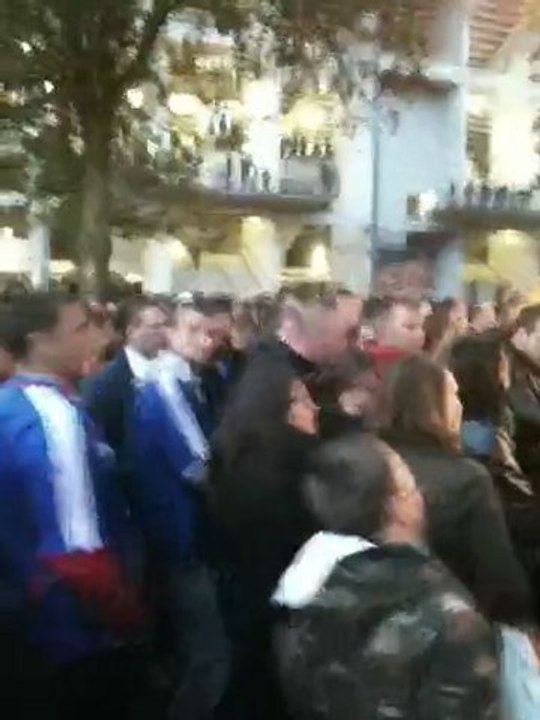 Vraiment du monde à la friterie